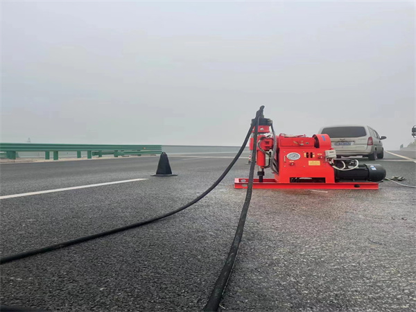 顺城马路路基路面开裂下沉注浆加固灌浆